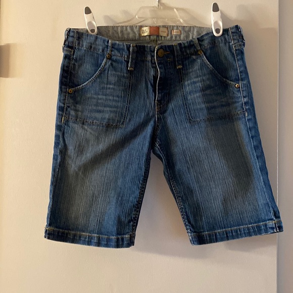 Old Navy low waist stretch shorts - Picture 2 of 9